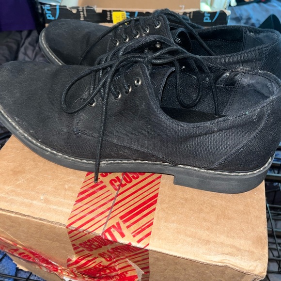 Black dress shoes - Picture 3 of 4